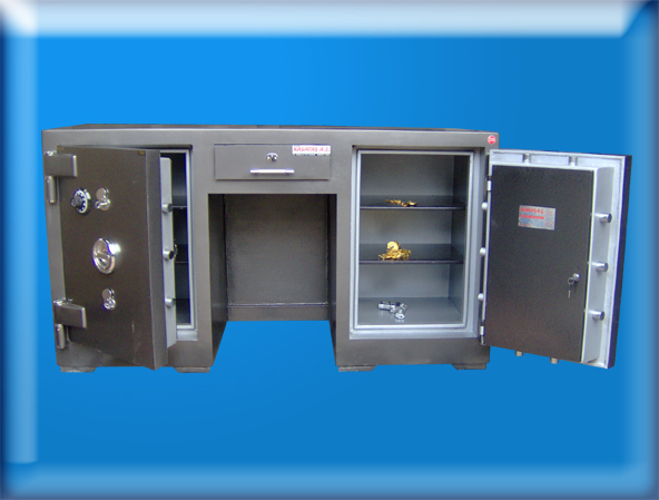 "      B160K2Ç1AYAK1 KAHRAMANMARAŞ BANKO TİPİ ORTASINDA AYAK KOYMA YERLİ KUYUMCU KASASI 88*160*60CM 1600KĞ ( 2399€ )+KDV