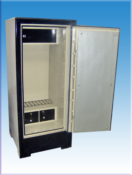 z- 180lik Süper Özel 10 Tüfeklik ,Tabanca Gözlü  Mühimmat ve Silah  Kasası 180*80*63cm 800Kg ( 3.999€ )+kdv  Türkiye içi kargo dahildir.