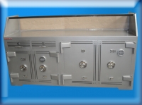 B200K4Ç2E2A7V1 200CM ADIYAMAN TİPİ EKSTRA YÜKSEK GÜVENLİKLİ HIRSIZIN AÇAMAYACAĞI OTOMATİK KİLİTLEMELİ DOLGULU 7 ANAHTARLI ELEKTRONİK ŞİFRELİ VİTRİNLİ İÇİNDE TELESKOPİK RAYLI BİLEZİK YERLİ ÇELİKLİ KUYUMCU KASASI 85*200*65CM 3TON ( 7.500€ )+KDV ADRESE TESLİM B200K4Ç2E2A7V1 200CM ADIYAMAN TİPİ EKSTRA YÜKSEK GÜVENLİKLİ HIRSIZIN AÇAMAYACAĞI OTOMATİK KİLİTLEMELİ DOLGULU 7 ANAHTARLI ELEKTRONİK ŞİFRELİ VİTRİNLİ İÇİNDE TELESKOPİK RAYLI BİLEZİK YERLİ ÇELİKLİ KUYUMCU KASASI 85*200*65CM 3TON ( 7.500€ )+KDV ADRESE TESLİM