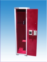 - 1003 KODLU 3 TÜFEKLİK ELEKTRONİK TÜFEK KASASI ( SABİT RAFLI İÇİ KADİFE KAPLI MÜHİMMAT VE TABANCA BÖLMELİ ) 150*38*38CM 75KĞ ( 999€ )+KDV ADRESE TESLİM