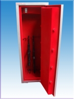 *6 TÜFEK  KAPASİTELİ ÖZEL 1.000.000DA BİR AÇILMA İHTİMALLİ ANAHTAR ALTI 7*11CM MATKAP DELMEZ ANAHTARLI TÜFEK KASASI ( İSTEGE BAGLI MONTAJ DELİKLİ ) 150*50*45CM 400KĞ ( 68.999TL )+KDV ADRESE TESLİM