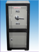 008AÖMASİS ÖZEL OFİS TİPİ ALTI DOLAPLI MASİS KOLLU BETONLU ÖZEL MAYMUNCUK AÇMAZ ANAHTARLI ORTA ANAHTAR ALTI MATKAP DELMEZ ÇELİKLİ( 7*11CM ) TABLA GİZLİ GÖZLÜ ÇELİK PARA KASASI 105*48*39CM 185KĞ ( 26999TL )+KDV ADRESE TESLİM