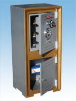 008AÖM ÖZEL OFİS TİPİ ALTI DOLAPLI DIŞI ALÜMİNYUM RENK ÇERÇEVESİ SİYAH KAPAKLARI ALÜMİNYUM RENK MEKANİK ŞİFRELİ VE ÖZEL MAYMUNCUK AÇMAZ ANAHTARLI ANAHTAR ALTI MATKAP DELMEZ ÇELİKLİ KIRMA KOLLU ÇELİK PARA KASASI 105*48*39CM 180KĞ ( 28999TL )+KDV ADRESE T