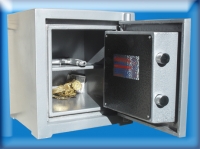 001E OFİS TİPİ ANAHTARSIZ ELEKTRONİK ŞİFRELİ TEKKAPILI ALÜMİNYUM RENK ÇELİK PARA KASASI ( İSTEĞE BAĞILI YERE MONTE EDİLEBİLİR ) 40*37*32CM 75KĞ ( 499€ )+KDV ADRESE TESLİM 001E OFİS TİPİ ANAHTARSIZ ELEKTRONİK ŞİFRELİ TEKKAPILI ALÜMİNYUM RENK ÇELİK PARA KASASI ( İSTEĞE BAĞILI YERE MONTE EDİLEBİLİR ) 40*37*32CM 75KĞ ( 499€ )+KDV ADRESE TESLİM