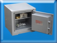 " 0001EZ DİYARBAKIR COCA COLA OFİS TİPİ ELEKTRONİK ŞİFRELİ TAŞIMA ZORUNLULUĞU OLMAYAN  YÜKSEK GÜVENLİKLİ 1 ANAHTARLI ÇELİK PARA KASASI " KAMPANYALI ÜRÜN " ( İSTEĞE BAĞILI YERE MONTE EDİLEBİLİR ) 40*40*40CM 100KĞ ( 24.999TL )+KDV ADRESE TESLİM