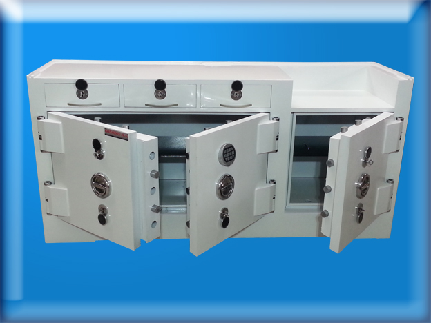 B180A9E1Y ŞANLIURFA MODEL 5 ÖZEL ANAHTARLI PARA SAYMA MAKİNASI KOYMAK İÇİN GİRİNTİLİ OKSİJENLE KESMEYE VE MATKAPLA DELMEYE KARŞI YÜKSEK GÜVENLİKLİ OTOMATİK KİLİTLEME TERTİBATLI BANKO TİPİ KUYUMCU KASASI  80*180*50CM 1800KĞ ( 2700€ )+KDV ADRESE TESLİM