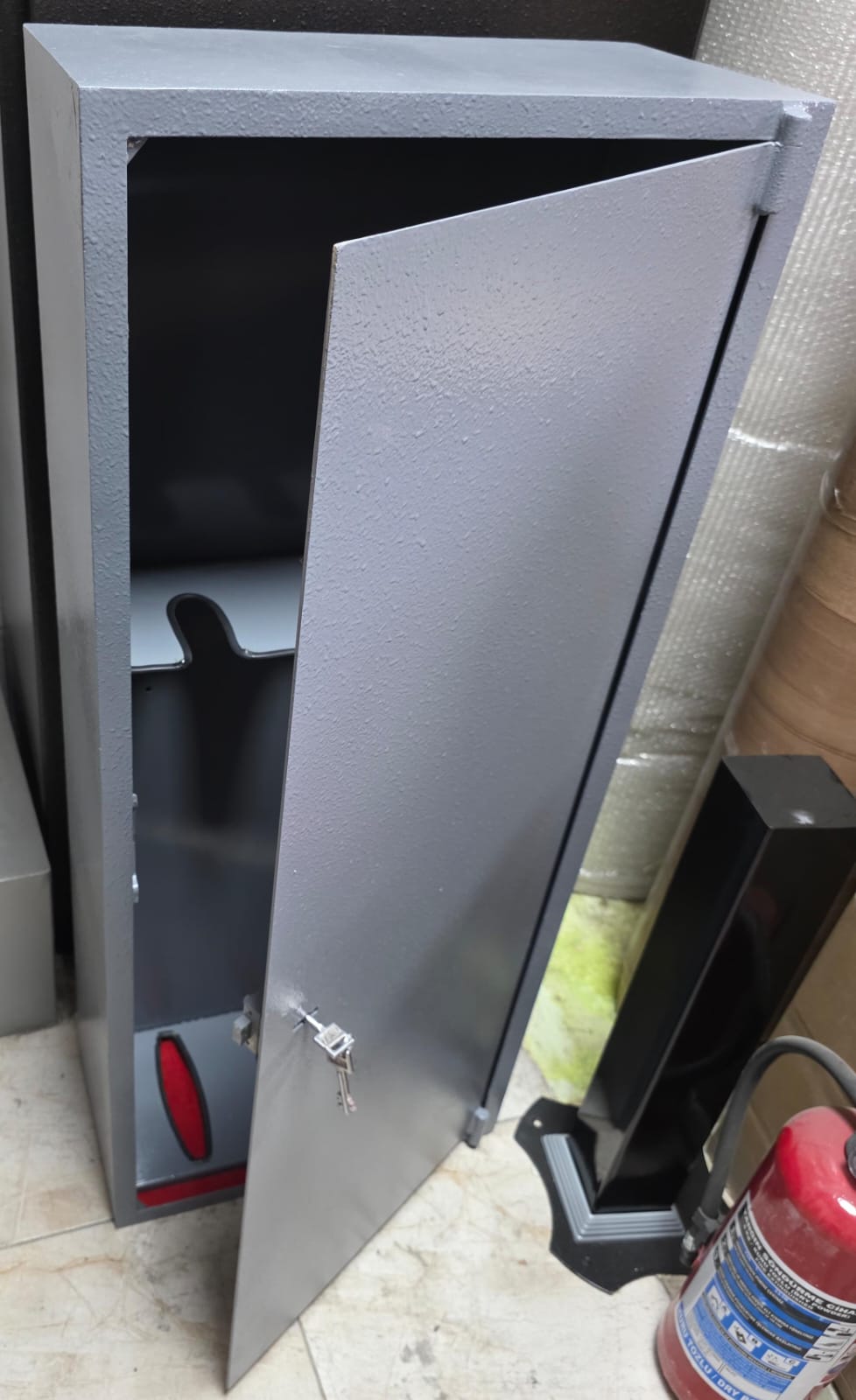 3 TÜFEKLİK ÇELİK KASA ANAHTARLI ÇELİK TÜFEK KASASI 120*60*30CM 30KĞ ( 600€ )+KDV