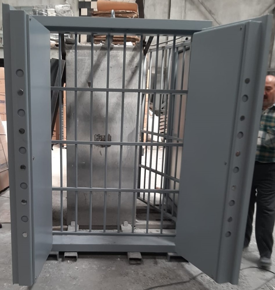 GARDLOP KASA ÇİFTLİ 4 ANAHTARLI 1 MEKANİK ŞİFRELİ ZIRHLI KAPI 213*180*20CM 1TON ( 8999€ )+KDV KARGO DAHİL