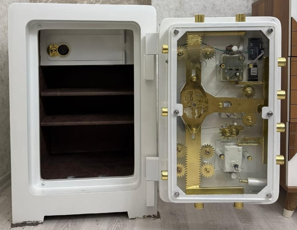 . 007HARUNELİPS7CM EV VE OFİS TİPİ YÜKSEK GÜVENLİKLİ ELİPS 7 CM TAM ZIRHLI PARMAK İZLİ ELEKTRONİK ŞİFRELİ VE ANAHTARLI ÇELİK PARA KASASI 80*55*55CM 400KĞ ( 1999€ )+KDV