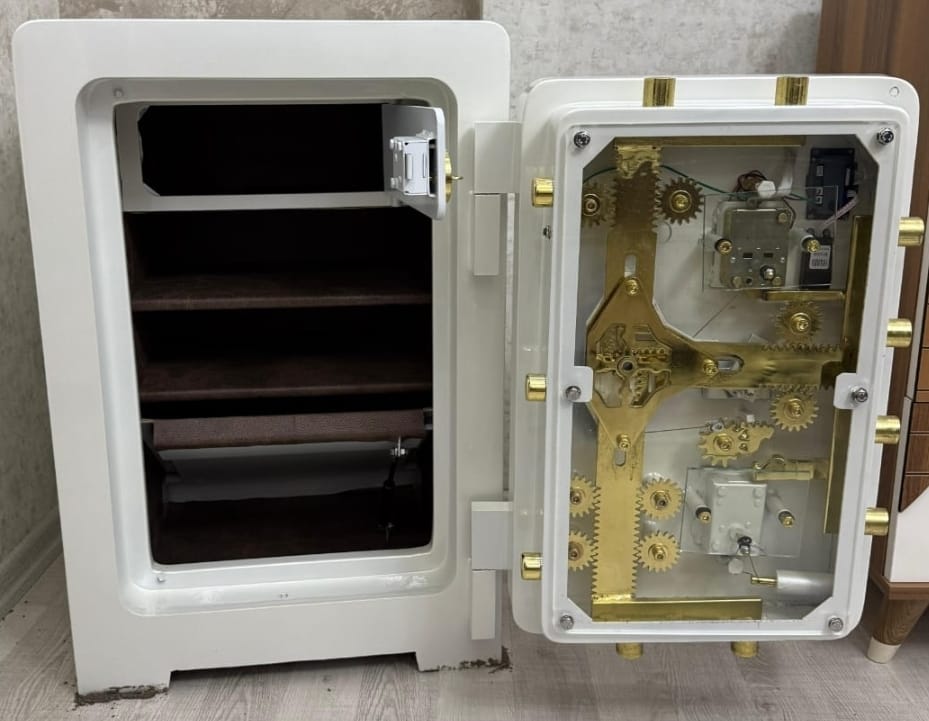 . 007HARUNELİPS7CM EV VE OFİS TİPİ YÜKSEK GÜVENLİKLİ ELİPS 7 CM TAM ZIRHLI PARMAK İZLİ ELEKTRONİK ŞİFRELİ VE ANAHTARLI ÇELİK PARA KASASI 80*55*55CM 400KĞ ( 1999€ )+KDV