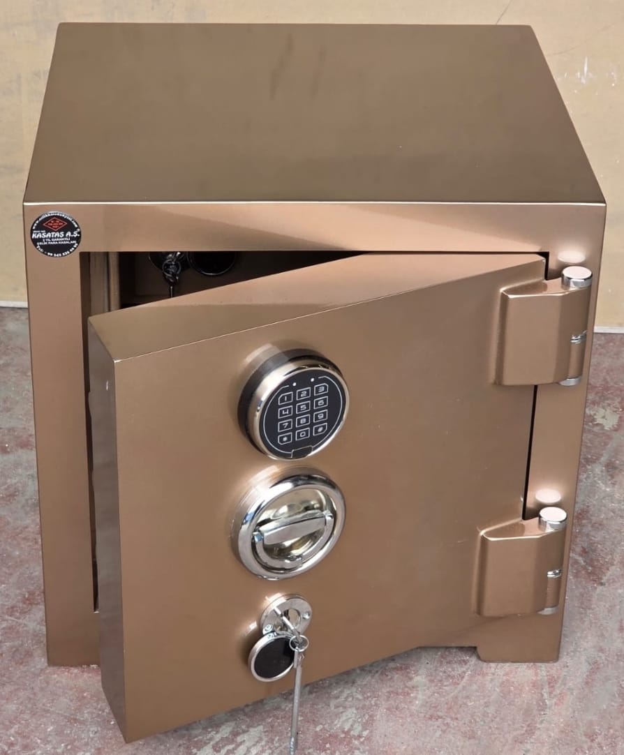 . 002UZM7CM EV VE OFİS TİPİ YÜKSEK GÜVENLİKLİ 7 CM TAM ZIRHLI ELEKTRONİK ŞİFRELİ VE ANAHTARLI ÇELİK PARA KASASI 55*55*55CM 250KĞ ( 1100 € )+KDV