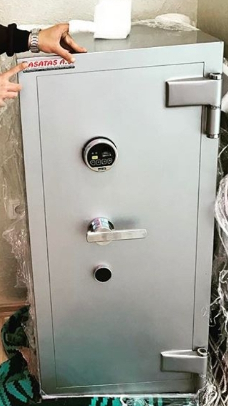 "0010PEFATİ2AZE OFİS TİPİ 2 ÖZEL 1.000.000DA 1 AÇILMA İHTİMALLİ ANAHTARLI OKSİJEN KAYNAĞI İLE KESMEYE VE MATKAPLA DELMEYE KARŞI YÜKSEK GÜVENLİKLİ ZIRHLI ÇELİK PARA KASASI 120*56*56CM 500KĞ ( 69.999TL )+KDV ADRESE TESLİM