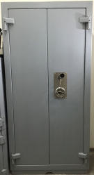 0200HST HASTANE TİPİ ANA NARKOTİK İLAÇ KASASI Dış ölçüsü h200 cm*w115 cm*d67 cm İç ölçüsü h175 cm*w96 cm*d47 cm 400 kg ( 189.999TL )+KDV ADRESE TESLİM DAHİL