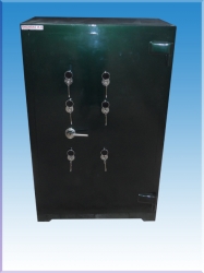 * 0150A6L14 20 ADET MP5 TİPİ 6 ANAHTARLI 20 ADET MP5 TÜFEK KOYMA YERLİ İÇİ KADİFE KUMAŞ BOYA KAPLI KAPAKTA 3 TÜFEK YERLİ TÜFEK KASASI DIŞ ÖLÇÜSÜ 150*78*85CM İÇİ ÖLÇÜSÜ 118*61*60CM 1 TON ( 2899€ )+KDV ADRESE TESLİM ( KASANIN İÇERİSİNDE KİLİTLİ DOLAP İSTENMEZSE 115CM TÜFEK ALACAK ŞEKLİNDEDE AYNI FİYATTAN VERİLEBİLİNİR. )