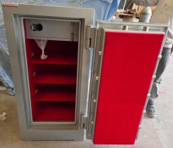 "       0010TUANAMANSUR OFİS TİPİ 2 ÖZEL 1.000.000DA 1 AÇILMA İHTİMALLİ ANAHTARLI OKSİJEN KAYNAĞI İLE KESMEYE VE MATKAPLA DELMEYE KARŞI YÜKSEK GÜVENLİKLİ ZIRHLI TABAN GİZLİ GÖZLÜ ÇELİK PARA KASASI 120*70*60CM 700KĞ ( 2400€ )+KDV ADRESE TESLİM