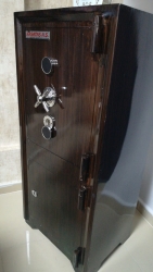 "     008GERMANY ÖZEL OFİS TİPİ ALTI DOLAPLI ÖZEL MAYMUNCUK AÇMAZ ANAHTARLI ORTA ANAHTAR ALTI MATKAP DELMEZ ÇELİKLİ( 7*11CM ) TABLA GİZLİ GÖZLÜ KOMPLE C50 ÖZEL BETON DOLGULU ÇELİK PARA KASASI 105*50*42CM 230KĞ ( 29.999TL )+KDV ÜCRETSİZ KARGO - KAPIDA ÖDEME