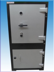 0013ÇZMA OFİS TİPİ ALTI DOLAPLI OKSİJENLE KESMEYE VE MATKAPLA DELMEYE KARŞI YÜKSEK GÜVENLİKLİ ÇELİK PARA KASASI 160*80*60CM 800KĞ ( 1599€ )+KDV ADRESE TESLİM