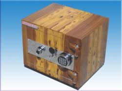 "001EKLE OFİS TİPİ 1 ANAHTARLI 1 ELEKTRONİK ŞİFRELİ ÖNÜ KROMLU SARI AHŞAP RENK BOYALI ÖZEL ÇELİK PARA KASASI DIŞ ÖLÇÜSÜ 40*50*40CM İÇ ÖLÇÜSÜ 30*40*25CM 200KĞ ( 749€ )+KDV ADRESE TESLİM