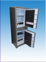 0014Ç2ZA UŞAK OFİS TİPİ  ALT AYRI KASA ÜST AYRI KASA MODEL  OKSİJENLE KESMEYE VE MATKAPLA DELMEYE KARŞI YÜKSEK GÜVENLİKLİ 1.000.000 DA 1 AÇILMA İHTİMALLİ ÖZEL KİLİTLİ ÇELİK PARA KASASI 168*60*50CM 1.000KĞ ( 1680€ )+KDV ADRESE TESLİM