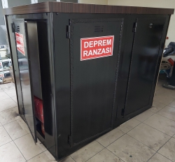 " 001DEPREM1 ALARMLI,HAVALANDIRMALI,TELEFON ŞARJ ETME YERLİ AKÜLÜ  VE SİRENLİ 4 YÖNDE SEYYAR ÇIKARTILABİLİNİR ACİL ÇIKIŞ KAPILI ÇELİK DEPREM RANZASI 150*190*110CM 500KĞ ( 5.999€ )+KDV ADRESE TESLİM